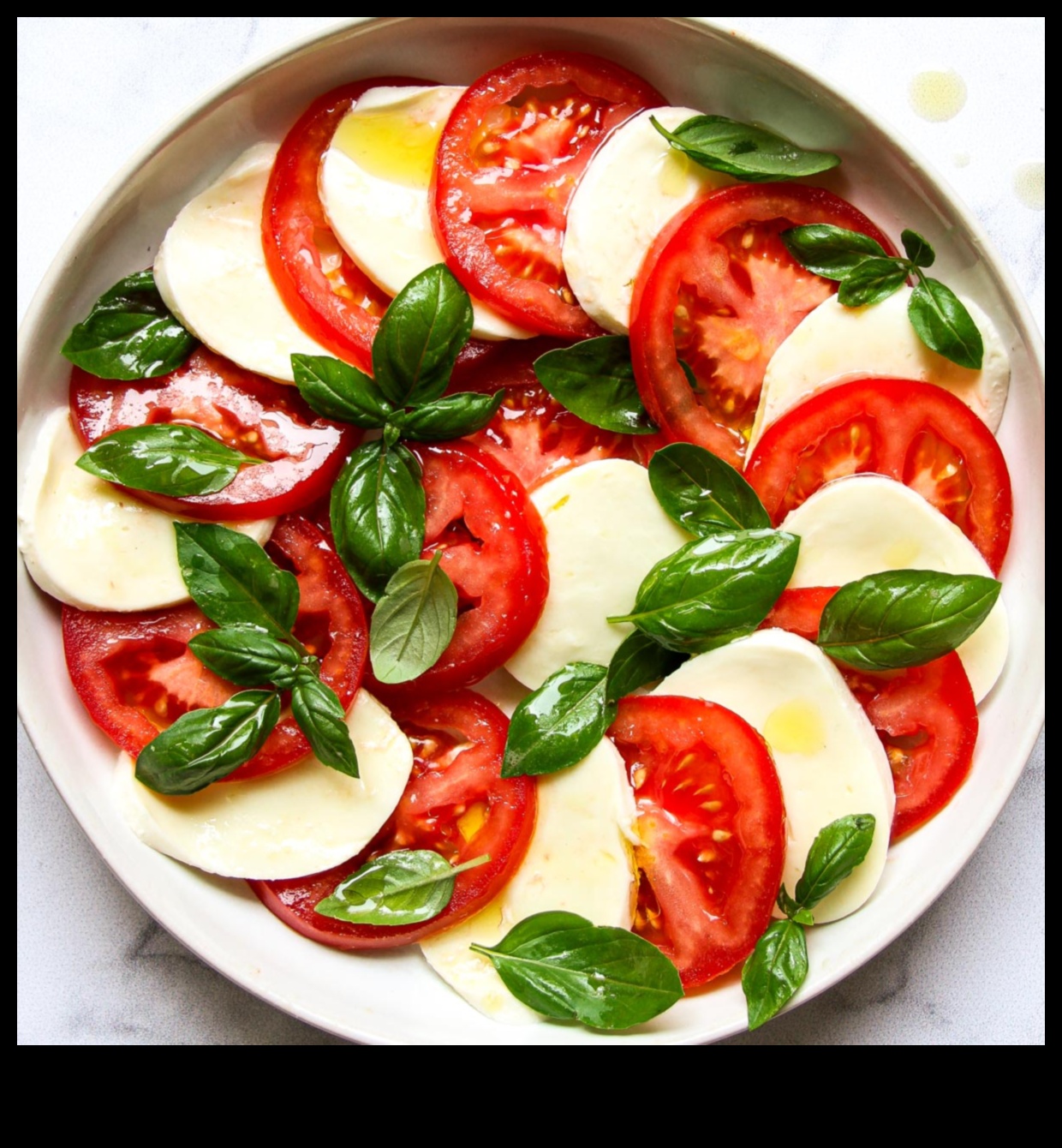 Creații Caprese: O simfonie de ingrediente italiene